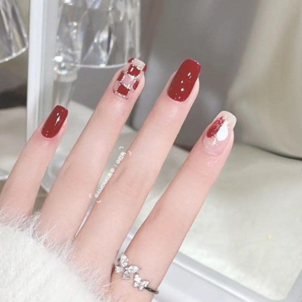 Attractive and stylish 2024 Lunar new year nail designs (9)