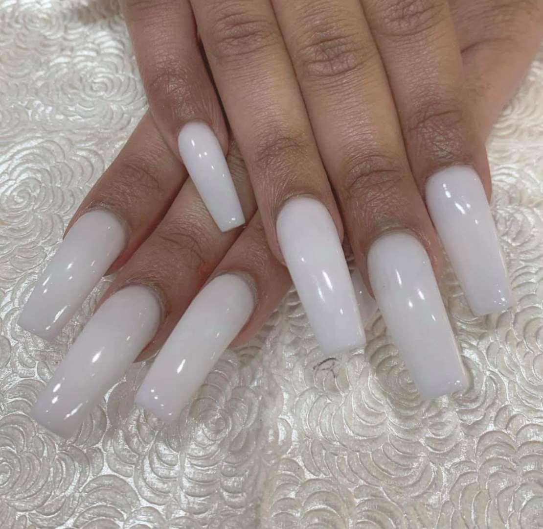 Nails Art White Simple